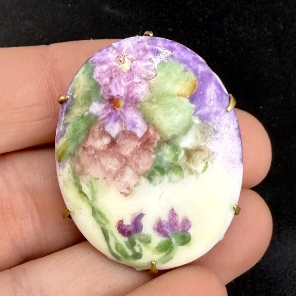 Vintage Victorian Brooch‎ Porcelain Flower Hand Painted